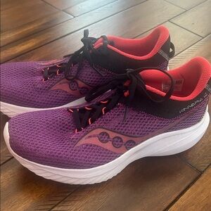 Saucony woman’s Kinvara 14 Purple Black Running Shoes